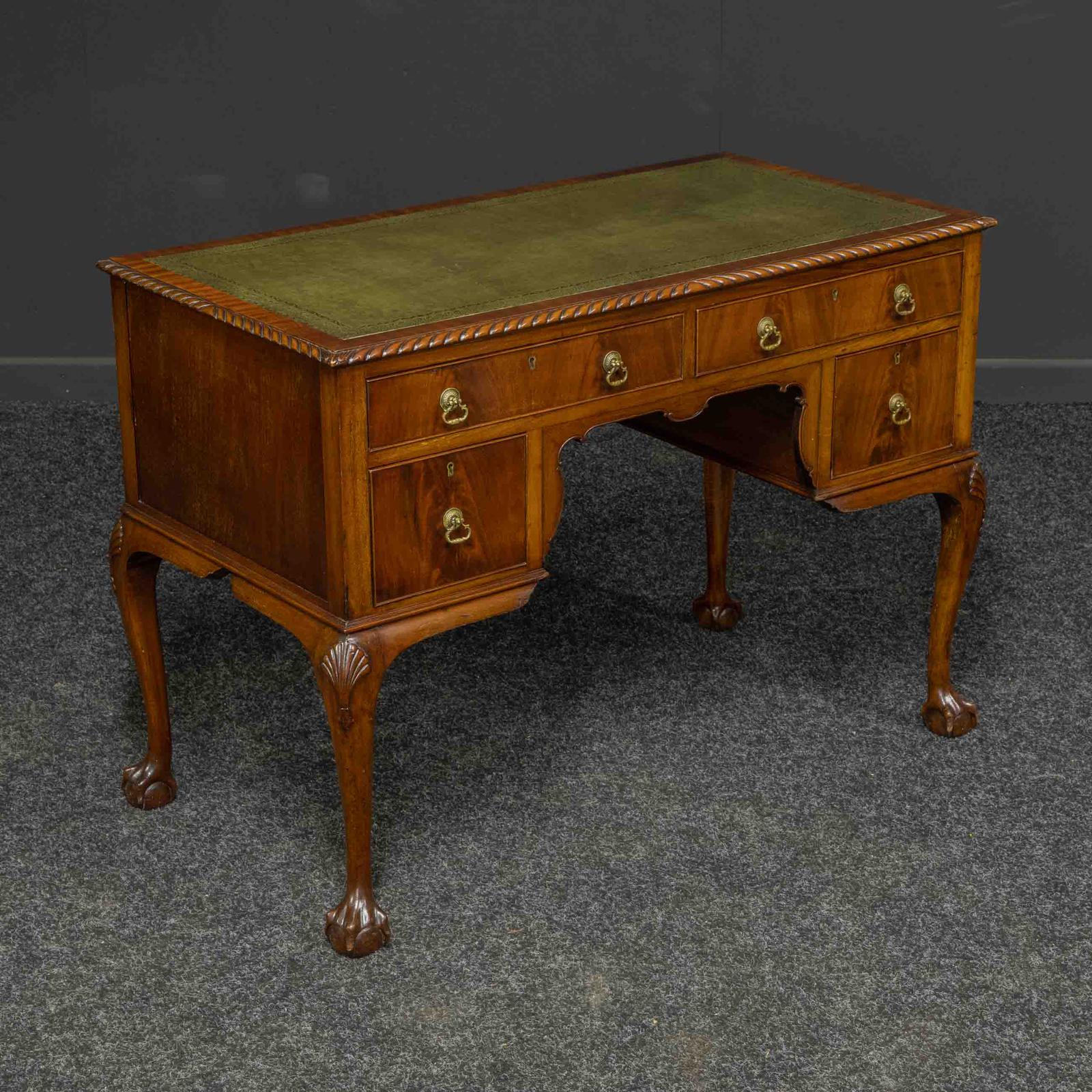 Chippendale Style Mahogany Desk (1 of 8)