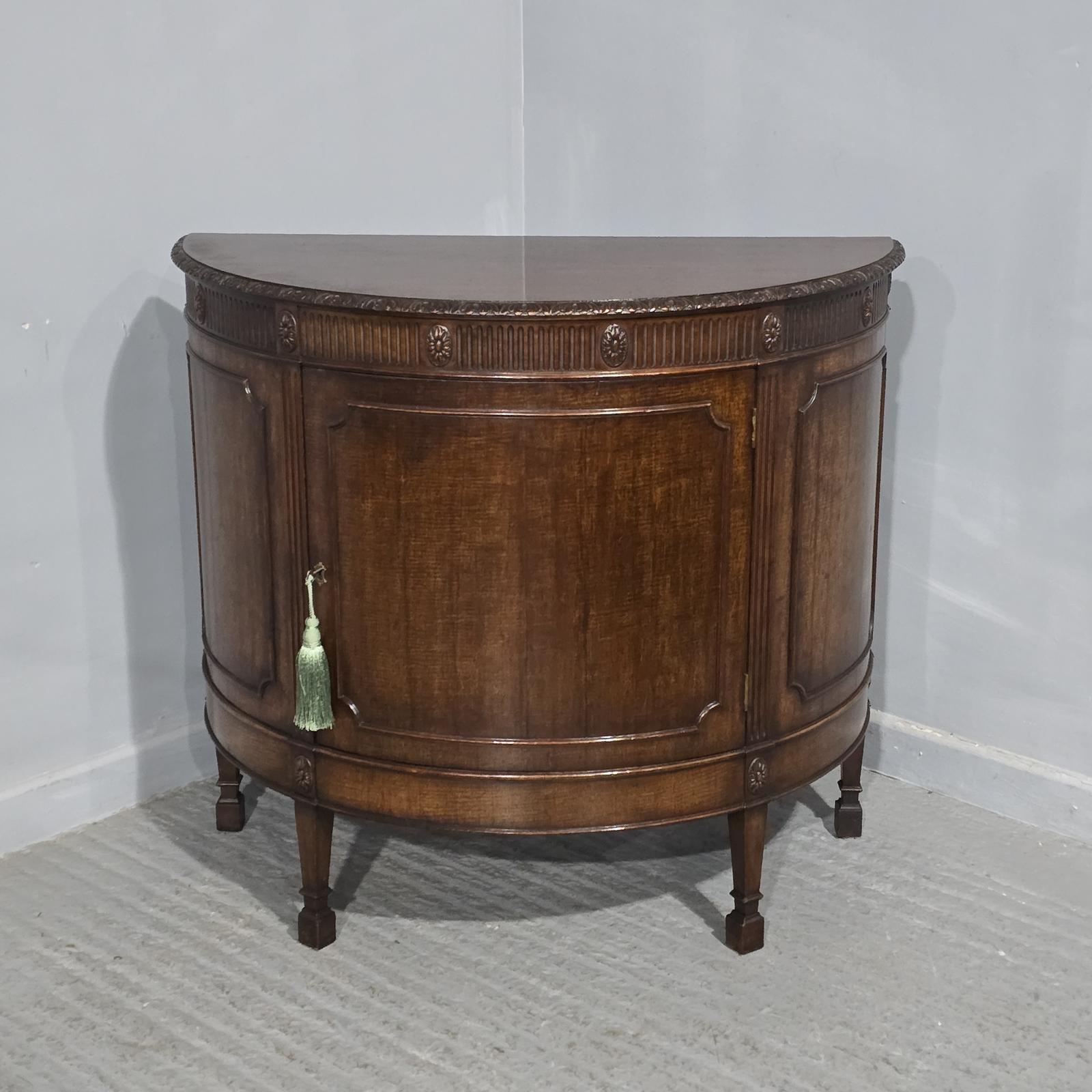 Nice Quality Mahogany Demi Lune Cabinet (1 of 9) Nice Quality Mahogany Demi Lune Cabinet (1 of 9)