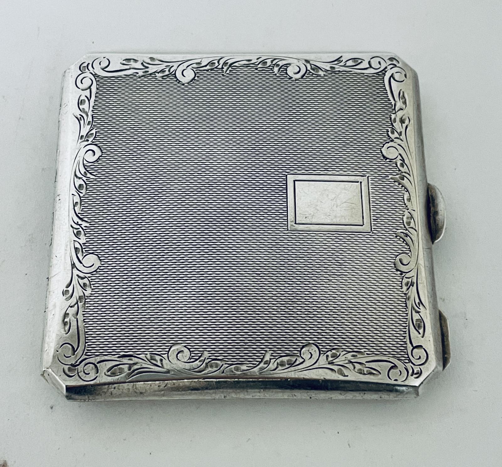 Square Silver Compact (1 of 11) Square Silver Compact (1 of 11)