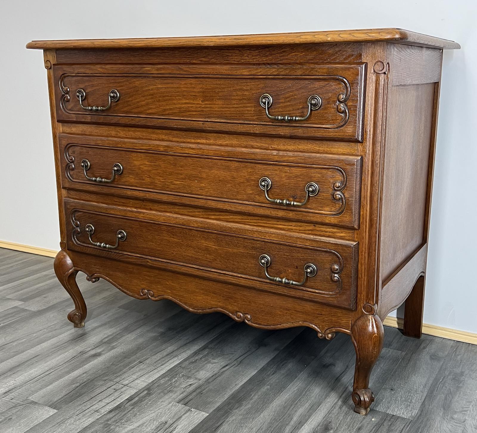 Vintage French Chest of Drawers (1 of 9) Vintage French Chest of Drawers (1 of 9)