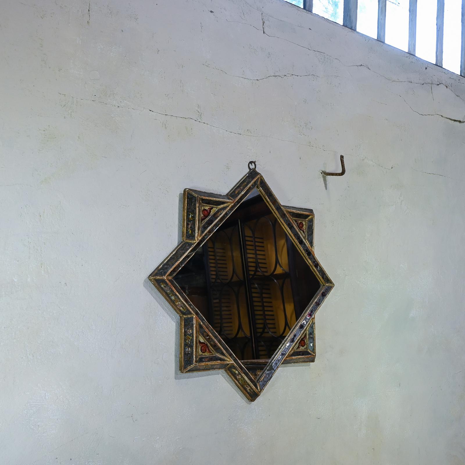 Early 18th Century Giltwood & Verre Églomisé Venetian Mirror (1 of 16)