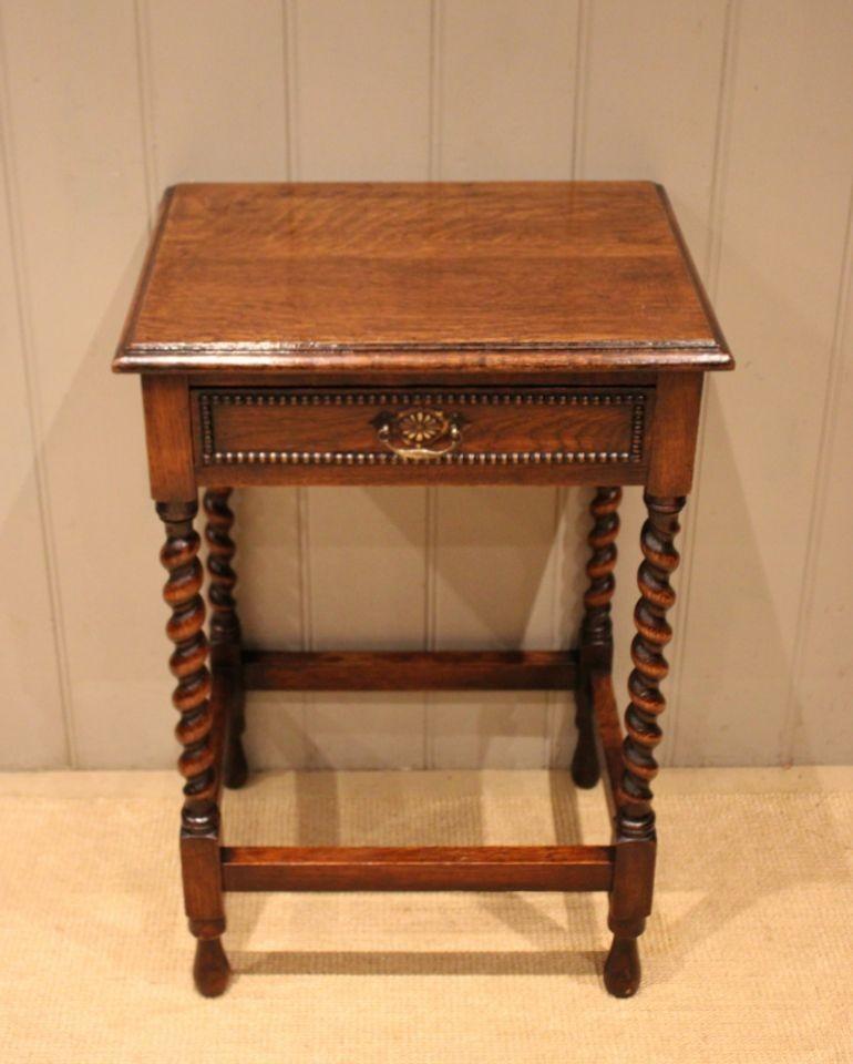 Small Oak Side Table (1 of 10) Small Oak Side Table (1 of 10)