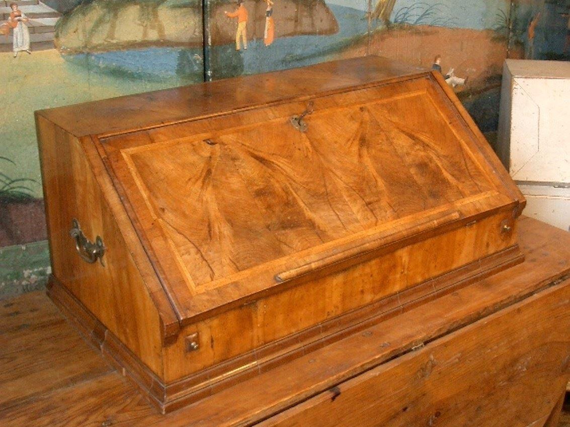 Outstanding Portable Writing Desk From Reign of Queen Anne 1702-1714 (1 of 15)