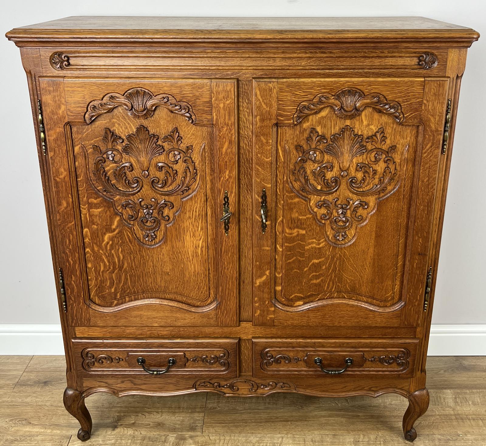 Cabinet Vintage French Style Oak Sideboard with Carved Cupboard (1 of 12) Cabinet Vintage French Style Oak Sideboard with Carved Cupboard (1 of 12)