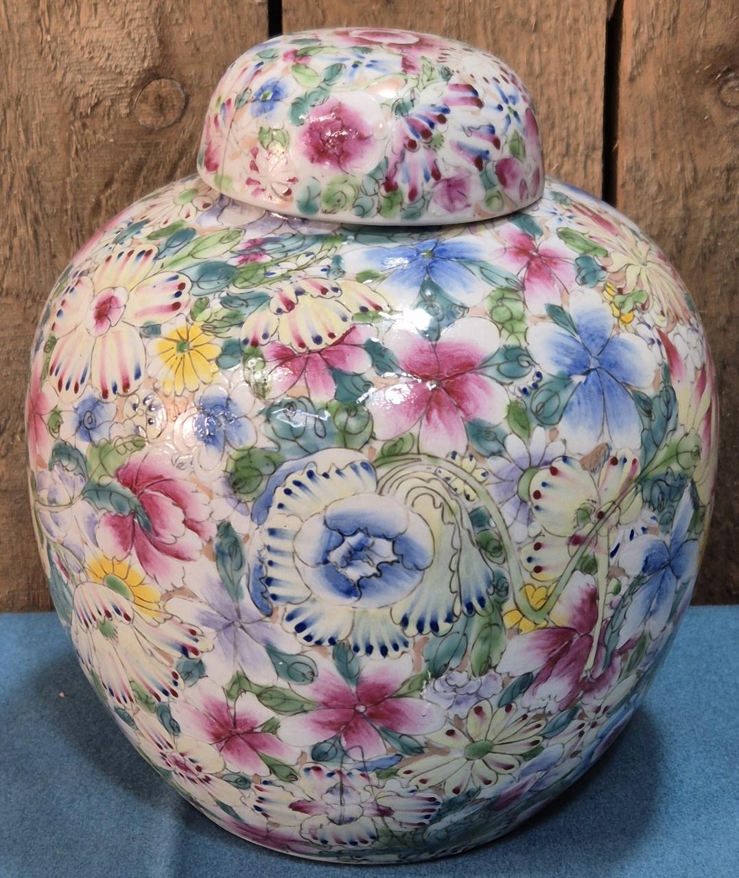 Chinese Antique Vase ‘millefleur’ or ‘thousand Flowers’ (1 of 9)