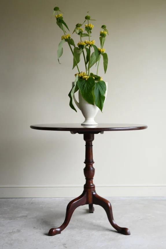 Antique Mahogany Tilt Top Tripod Table (1 of 11)