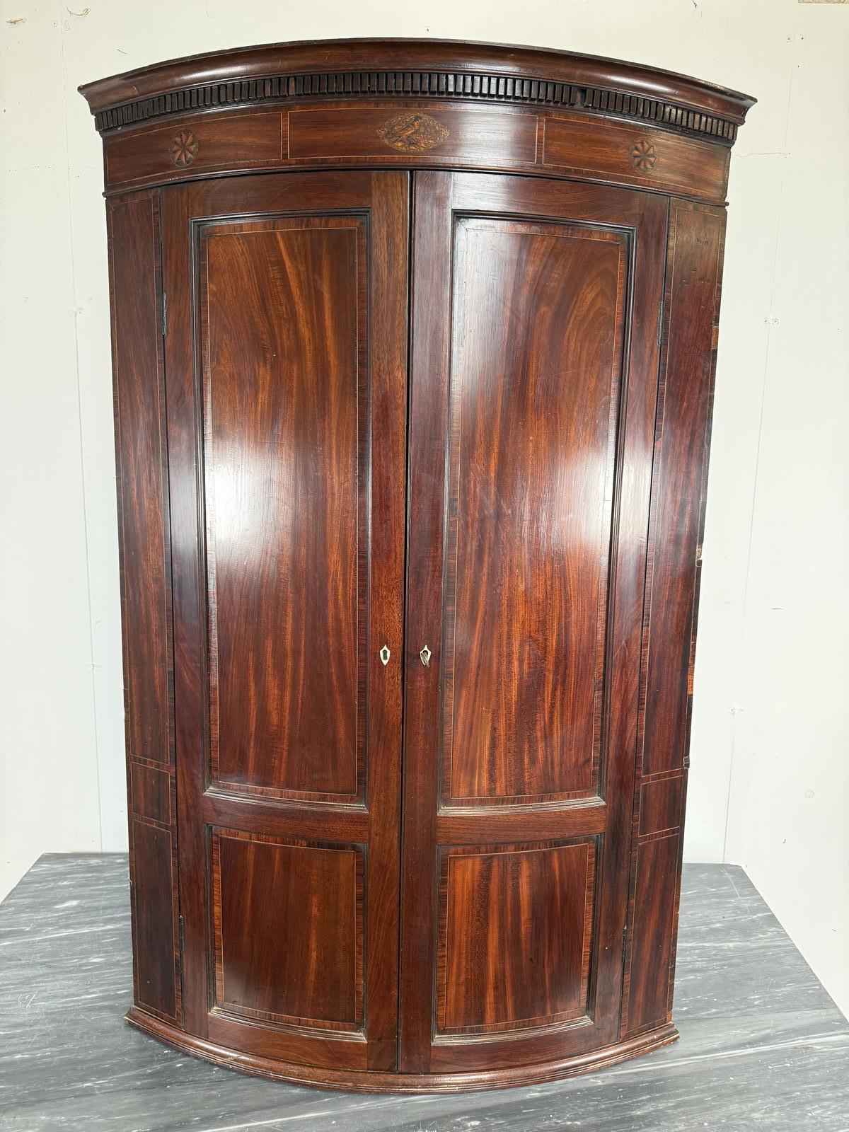 Georgian Mahogany Bow Fronted Corner Cupboard (1 of 15) Georgian Mahogany Bow Fronted Corner Cupboard (1 of 15)