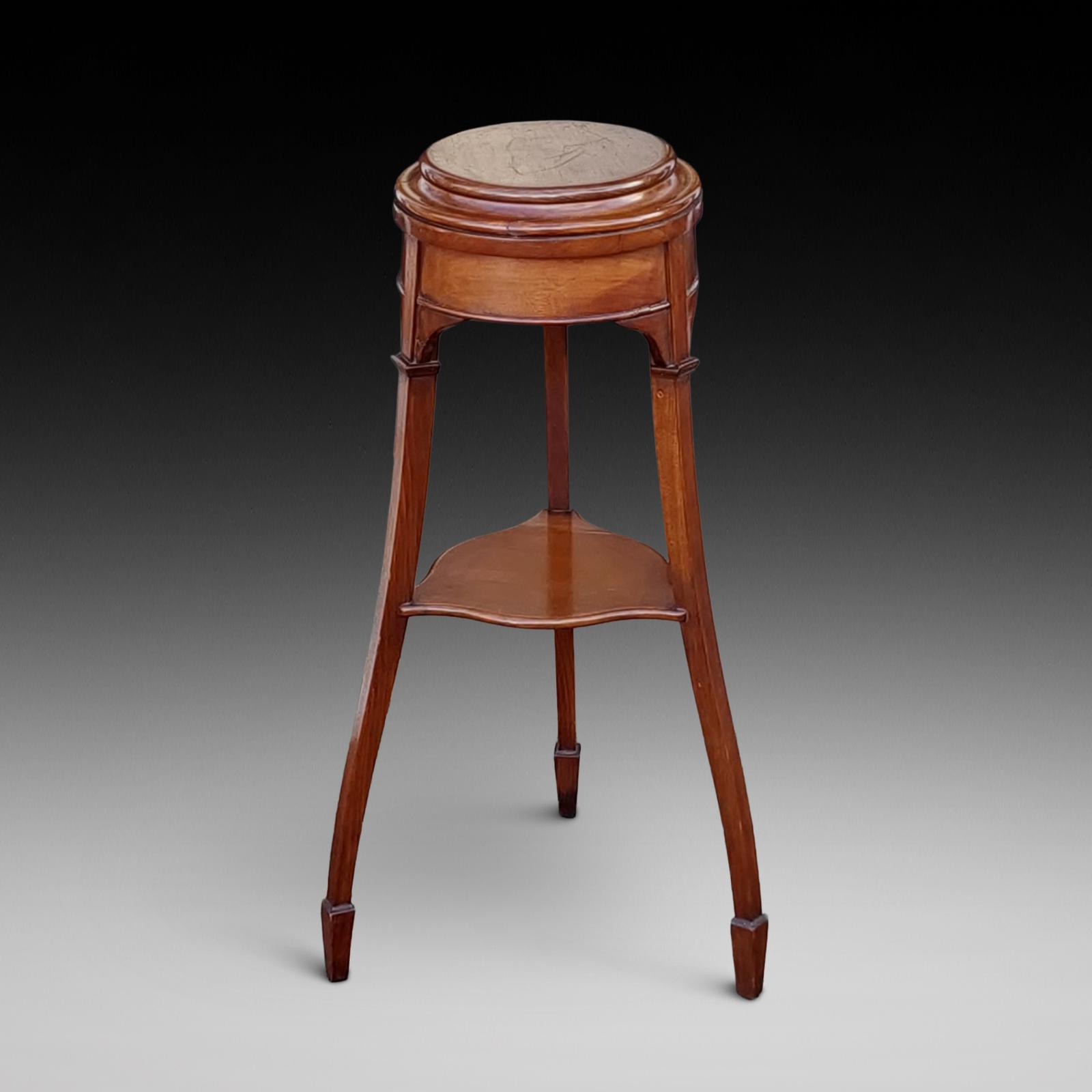 Edwardian Walnut Circular Vase Bust Stand (1 of 7) Edwardian Walnut Circular Vase Bust Stand (1 of 7)