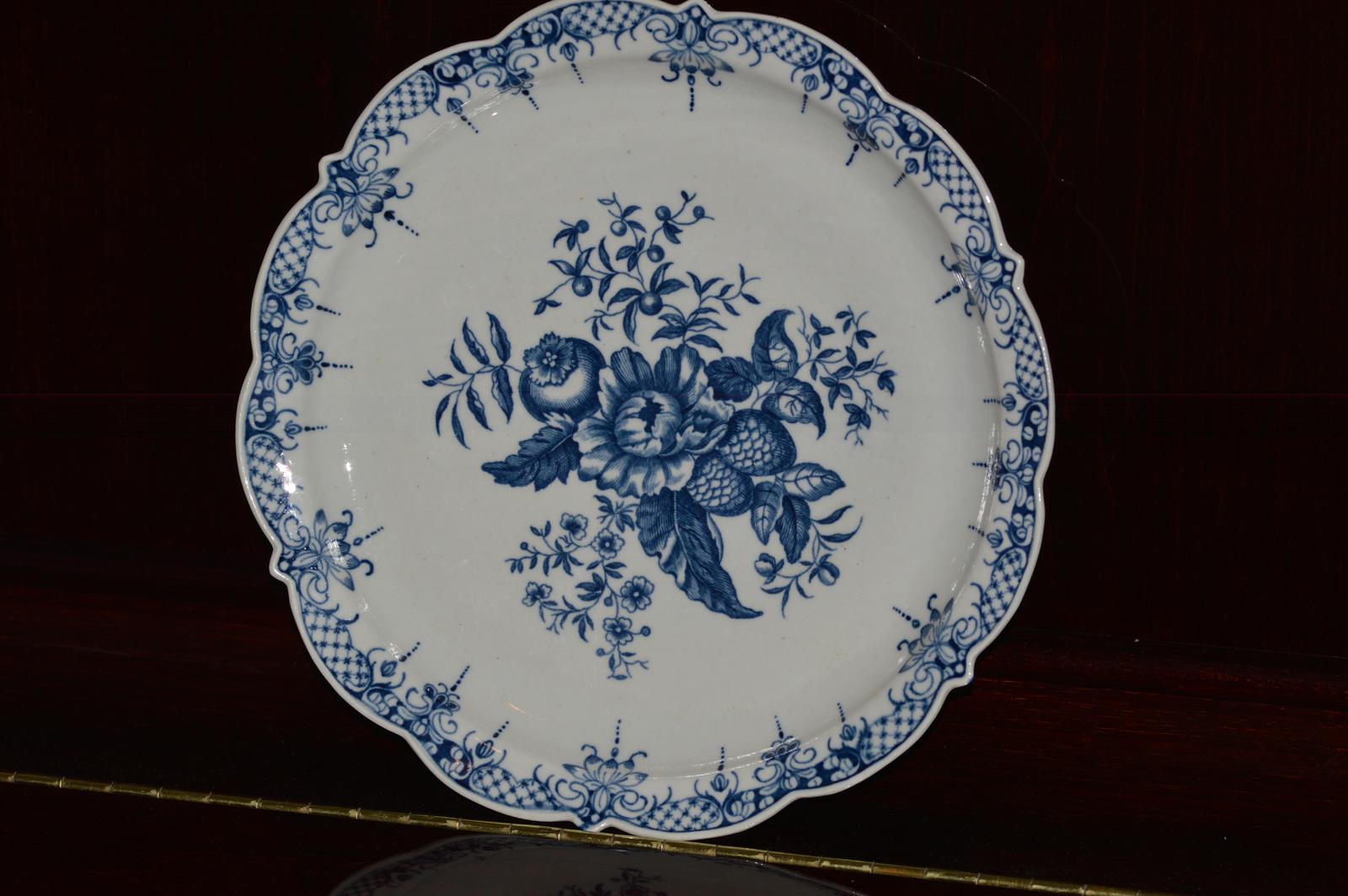 18th Century - First Period - Worcester Blue & White Pine Cone Pattern Dish (1 of 8)