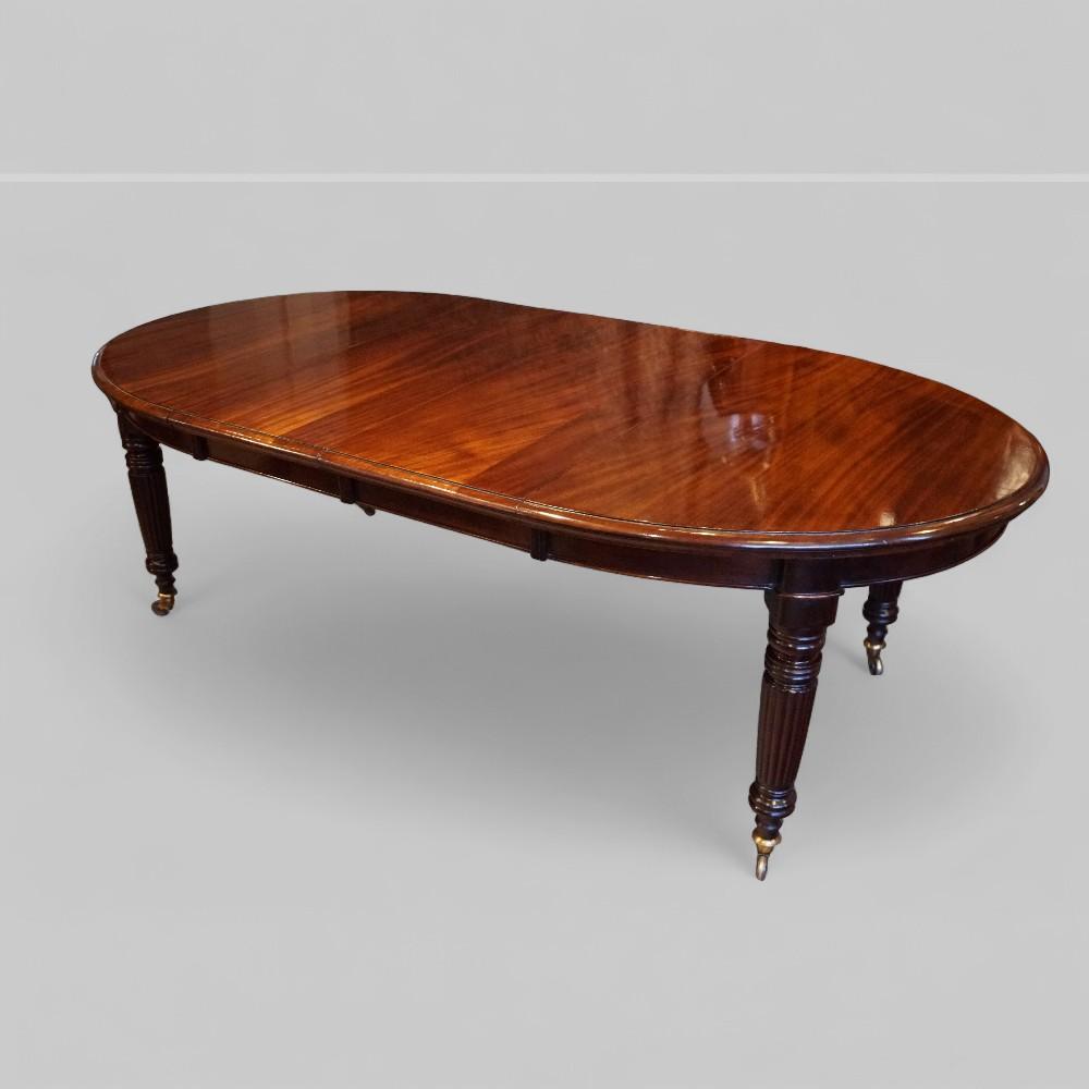 Victorian Mahogany Extending Dining Table with Two Leaves and Fluted Legs (1 of 8)