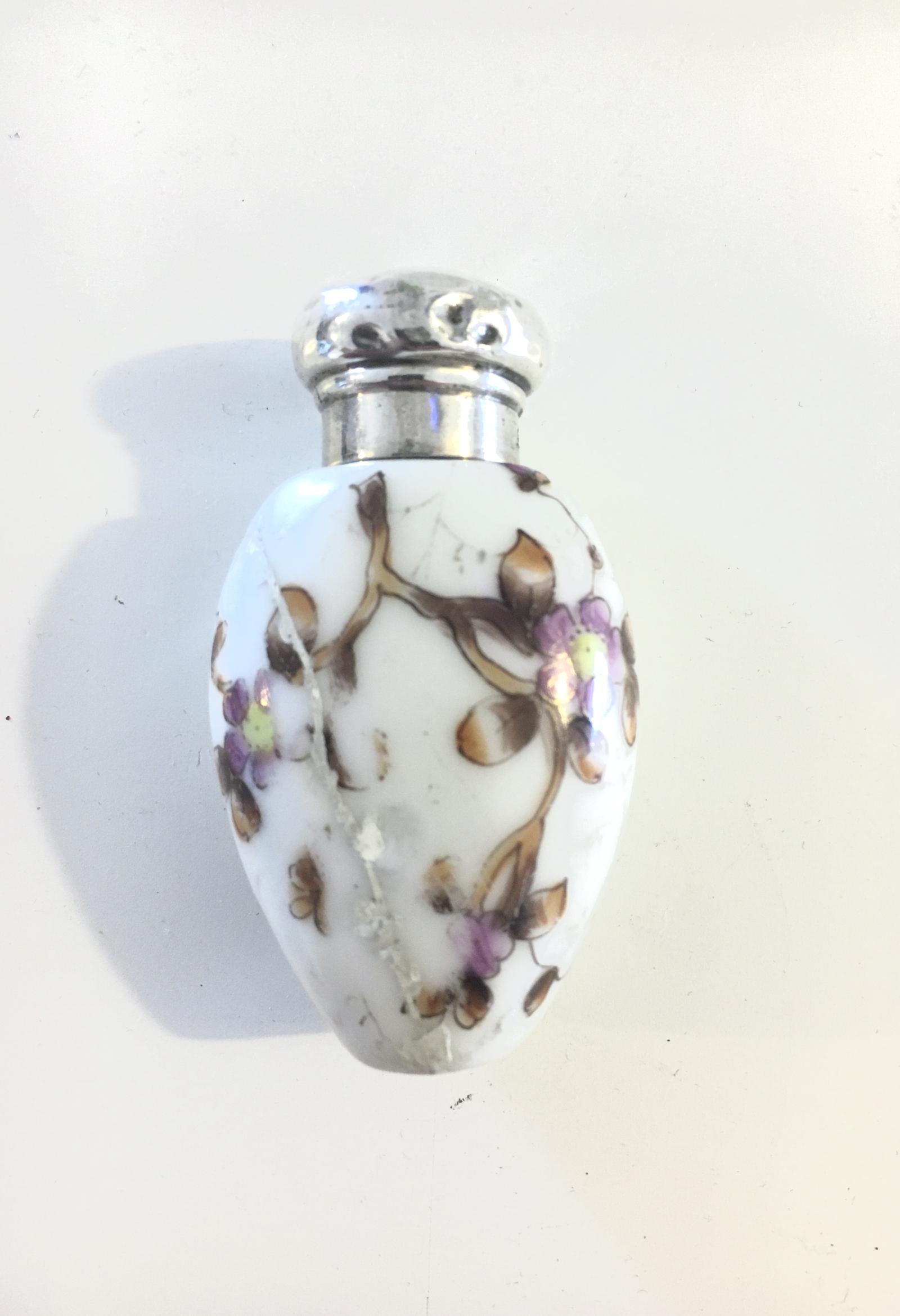 Tiny Edwardian Porcelain Scent / Smelling Salts Bottle Silver Lid Birmingham 1905 (1 of 3)