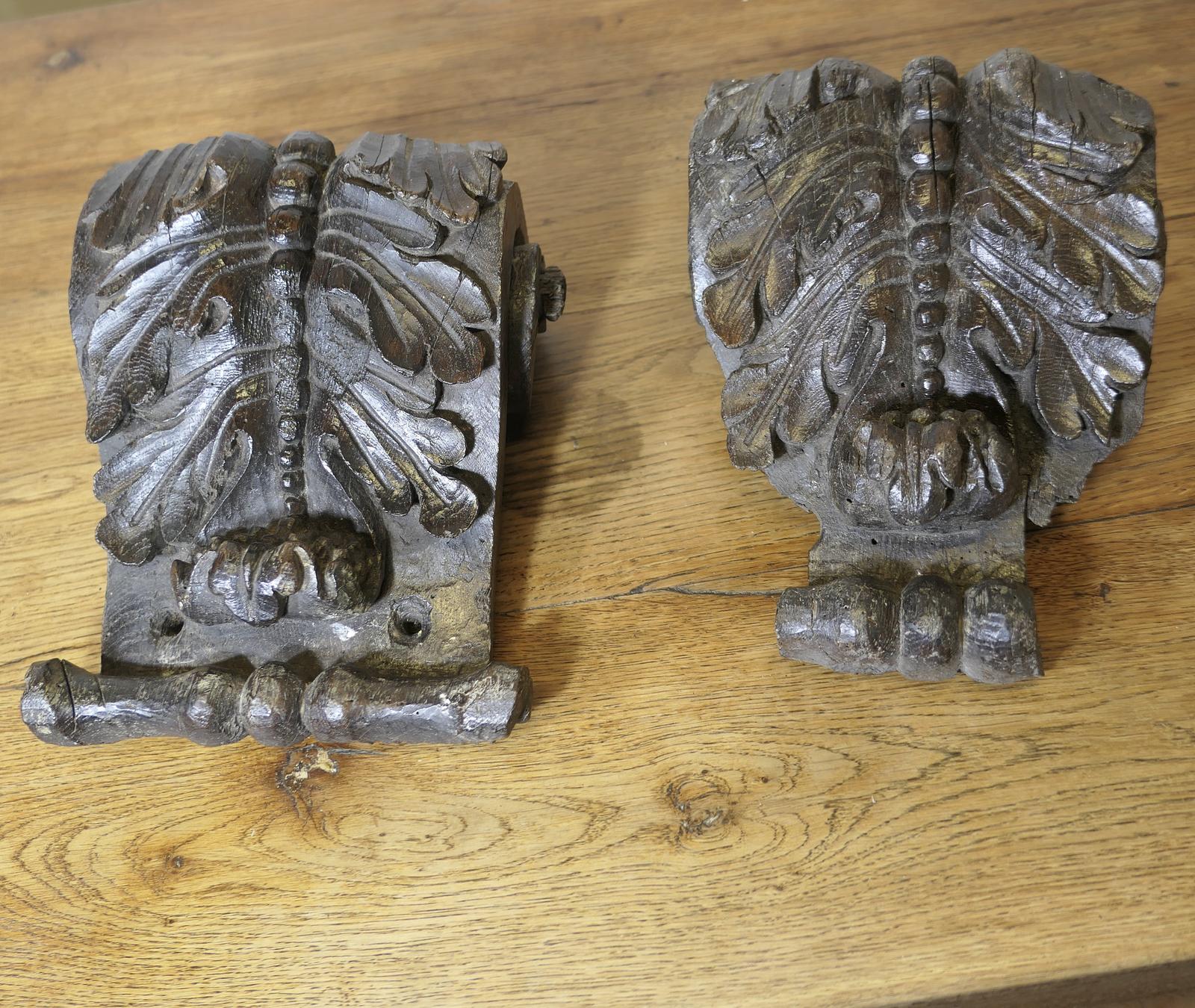 A Pair of 17th Century Oak Wall Brackets (1 of 8)