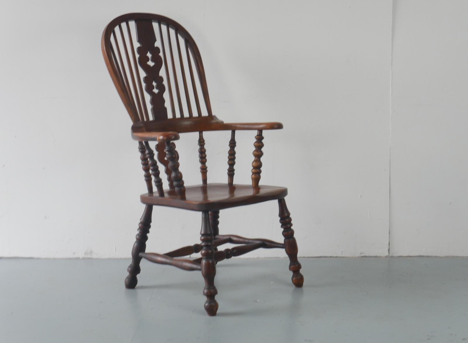 English Broad Arm Windsor Armchair (1 of 12) English Broad Arm Windsor Armchair (1 of 12)