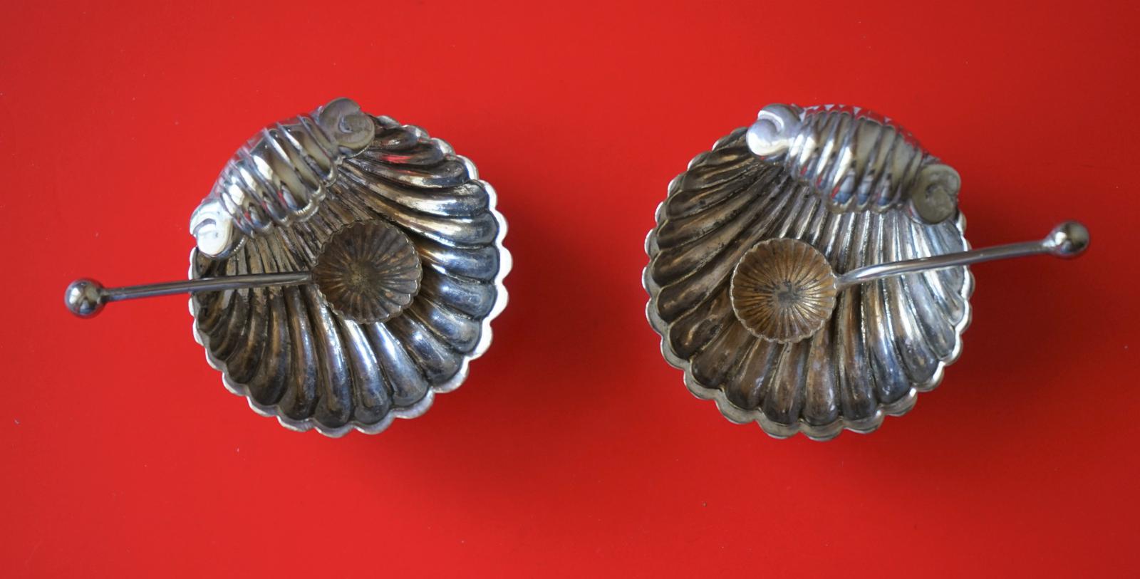 Pair of Antique Miniature Silver Plated Clam Shell Salt Servers & Spoons (1 of 6) Pair of Antique Miniature Silver Plated Clam Shell Salt Servers & Spoons (1 of 6)