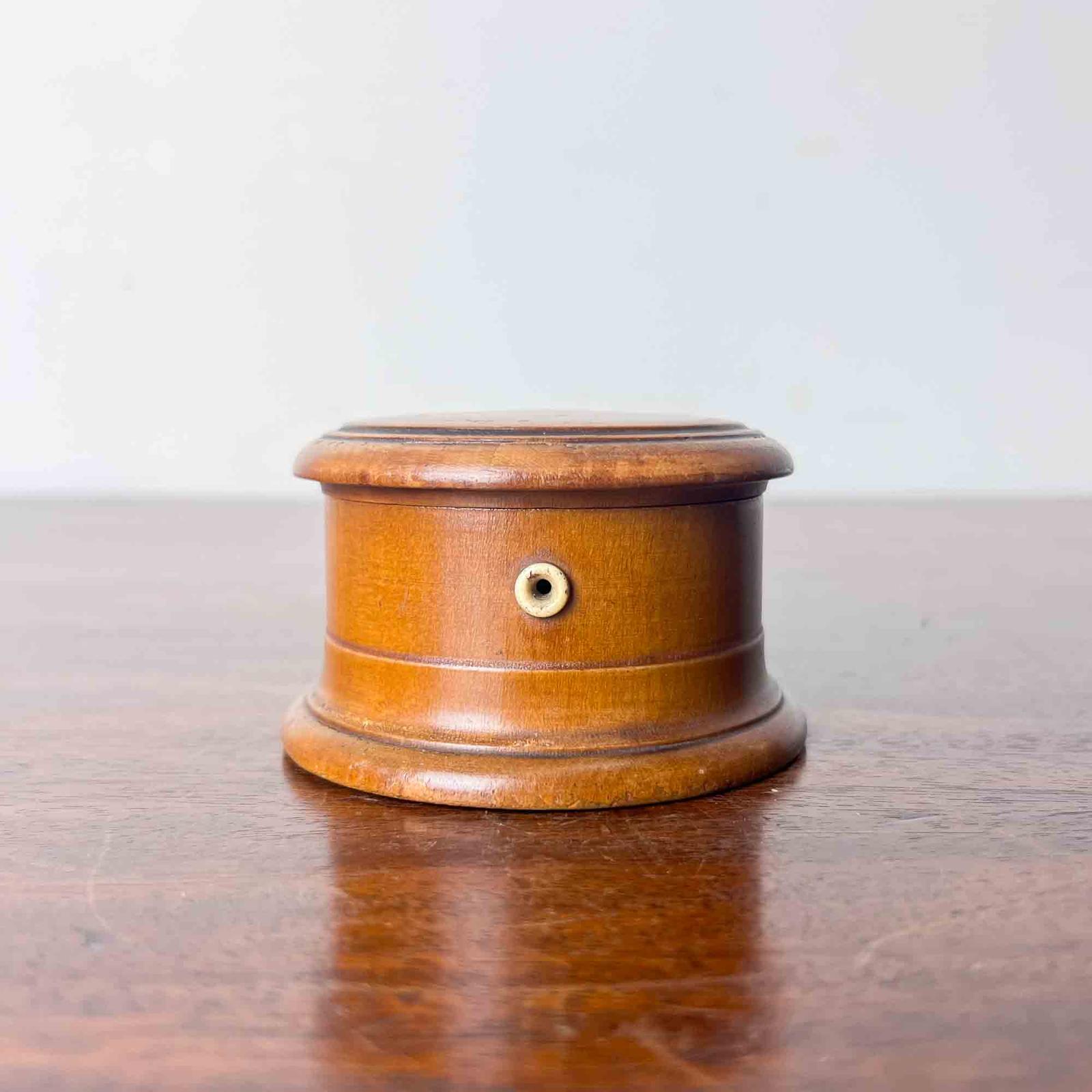 Antique Thread or Bobbin Box (1 of 10) Antique Thread or Bobbin Box (1 of 10)