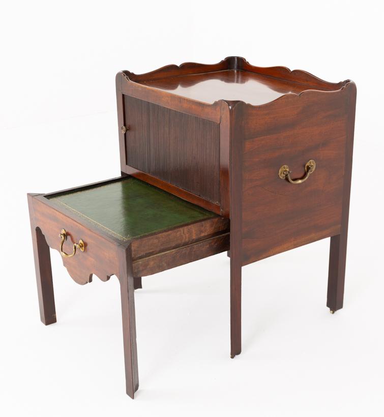 Georgian Mahogany Bedside Cabinet (1 of 6) Georgian Mahogany Bedside Cabinet (1 of 6)