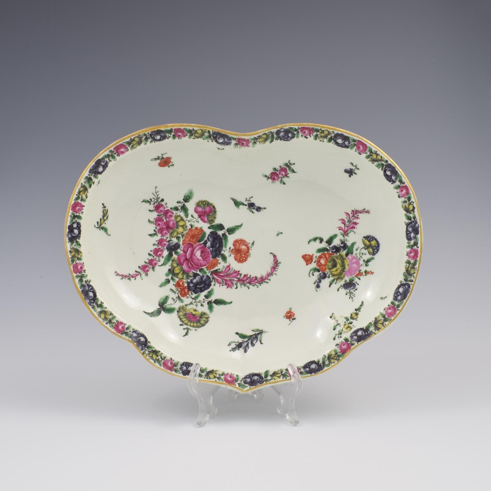Rare First Period Worcester Porcelain Heart Kidney Shape Dessert Dish / Compotier c.1765 (1 of 5) Rare First Period Worcester Porcelain Heart Kidney Shape Dessert Dish / Compotier c.1765 (1 of 5)