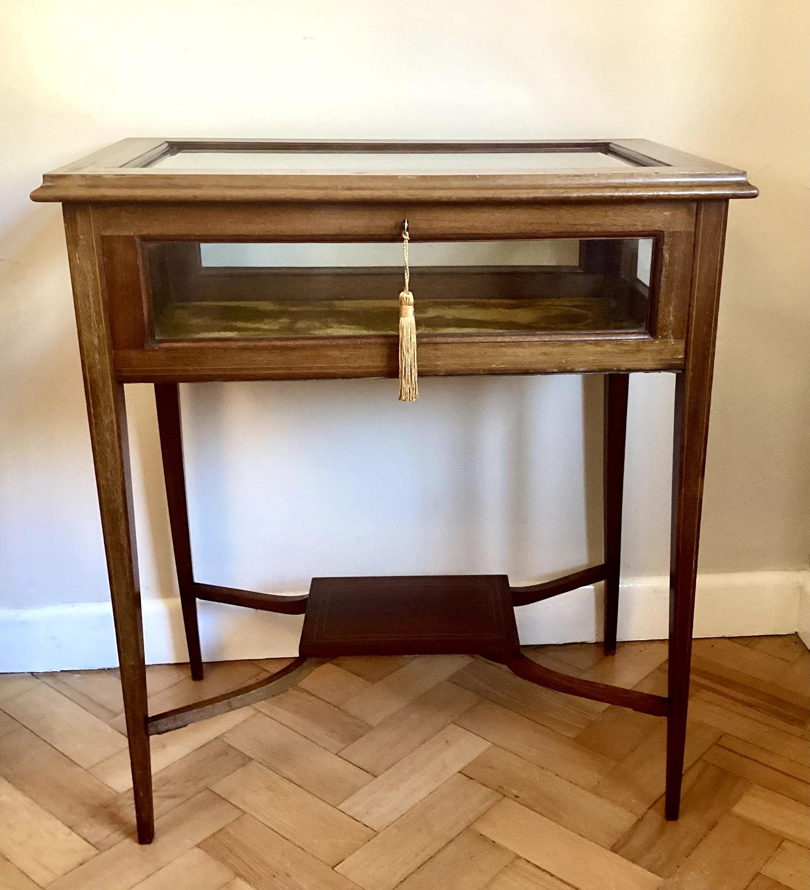 Edwardian Mahogany Bijouterie Table (1 of 6)