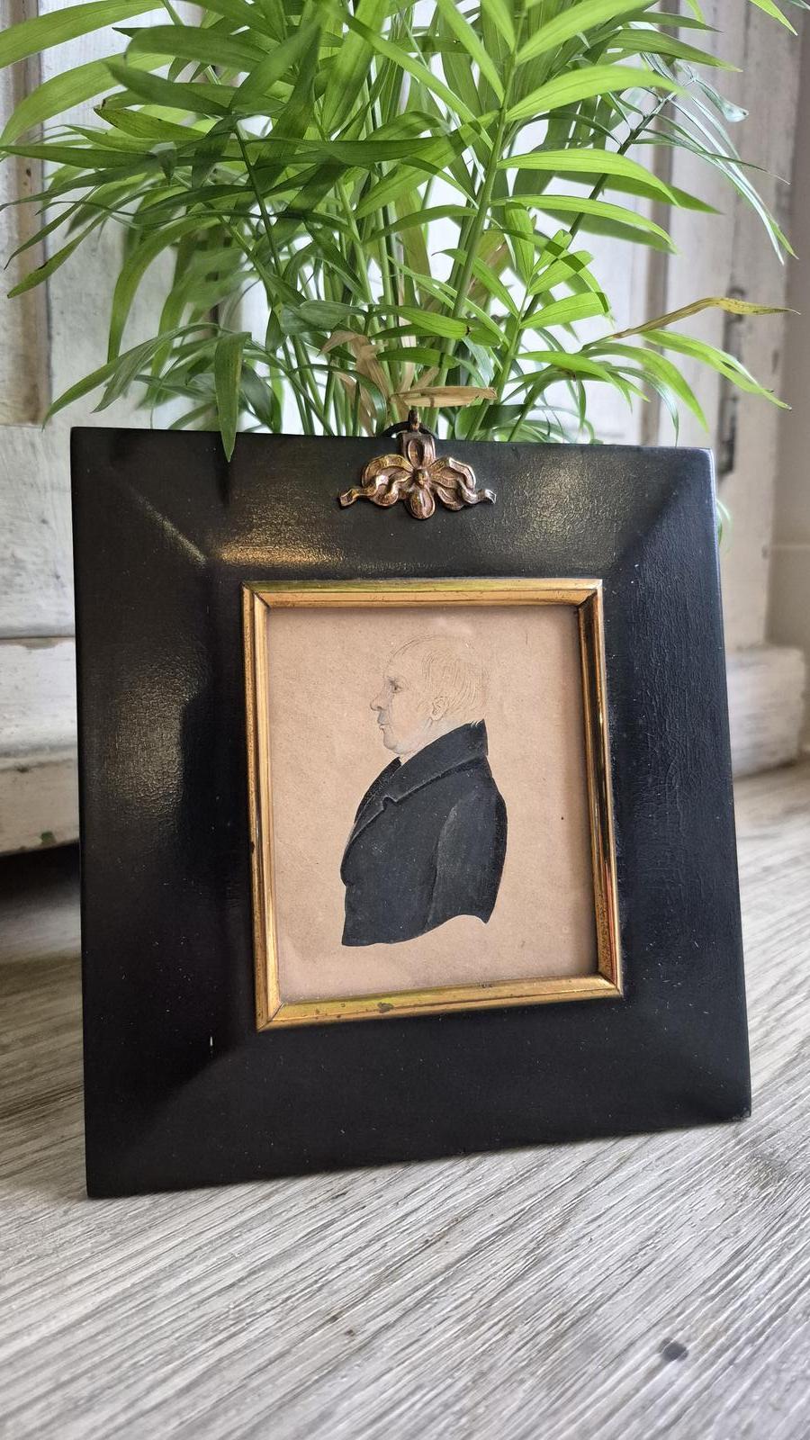 Antique Silhouette Portrait of a Gentleman (1 of 22)