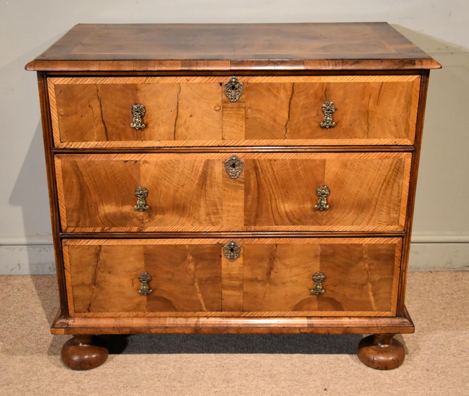 Queen Anne Walnut Chest of Drawers (1 of 10)