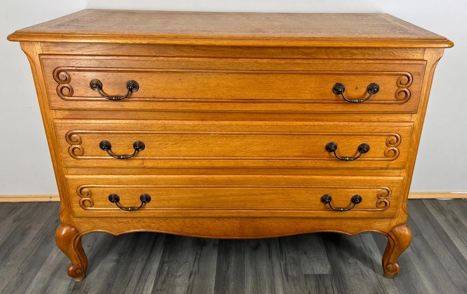 Chest of Drawers Vintage French Style Sideboard Carved Cabinet (1 of 10) Chest of Drawers Vintage French Style Sideboard Carved Cabinet (1 of 10)