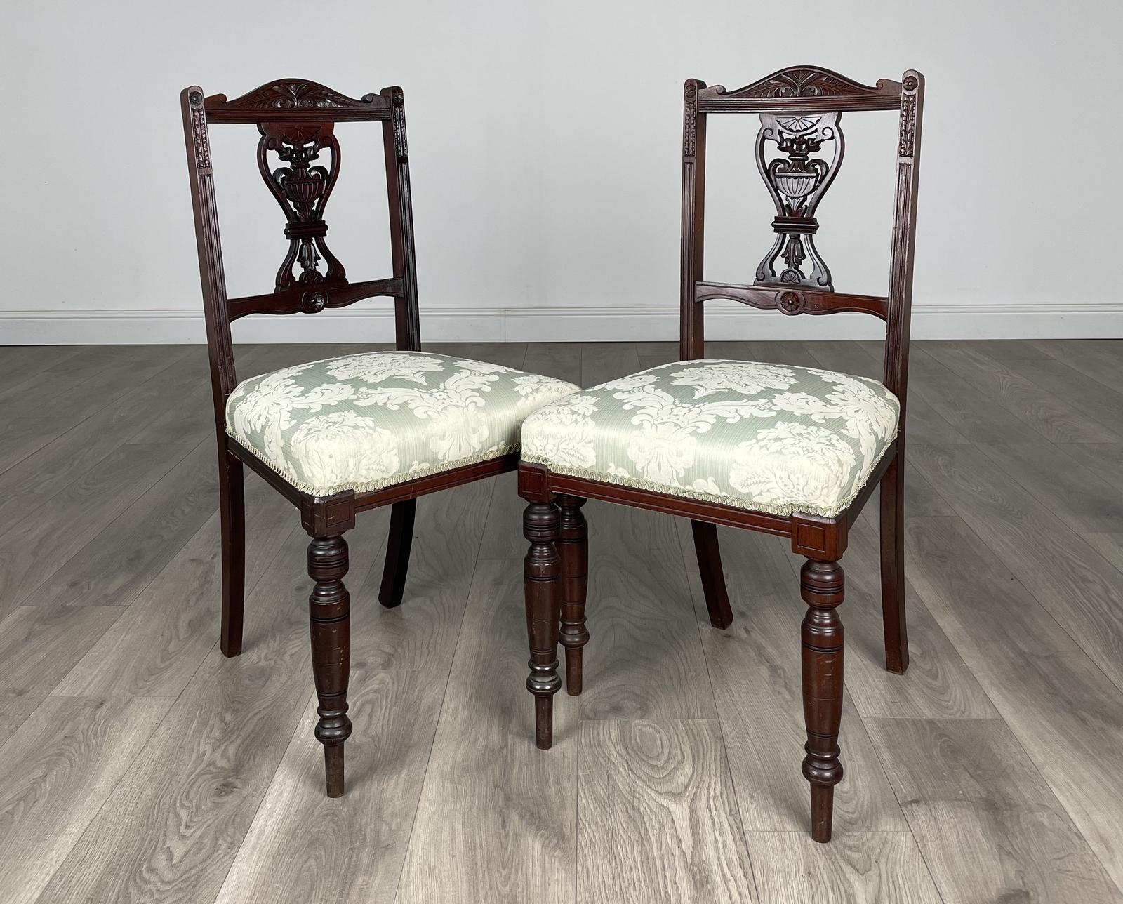 Antique 20th Century Pair of Bedroom Chairs in Mahogany (1 of 7) Antique 20th Century Pair of Bedroom Chairs in Mahogany (1 of 7)