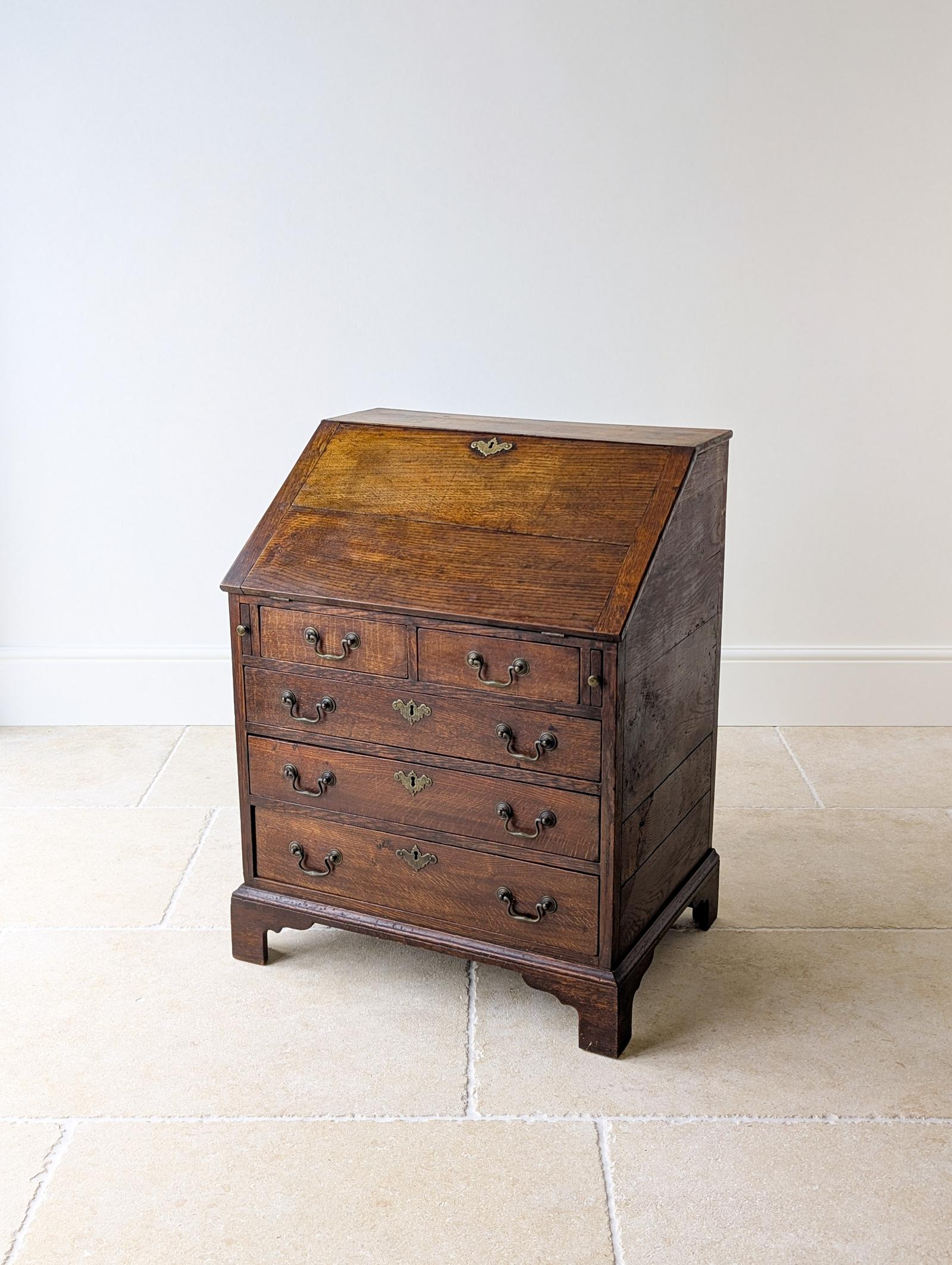 Antique George III Oak Bureau c.1780 (1 of 15)
