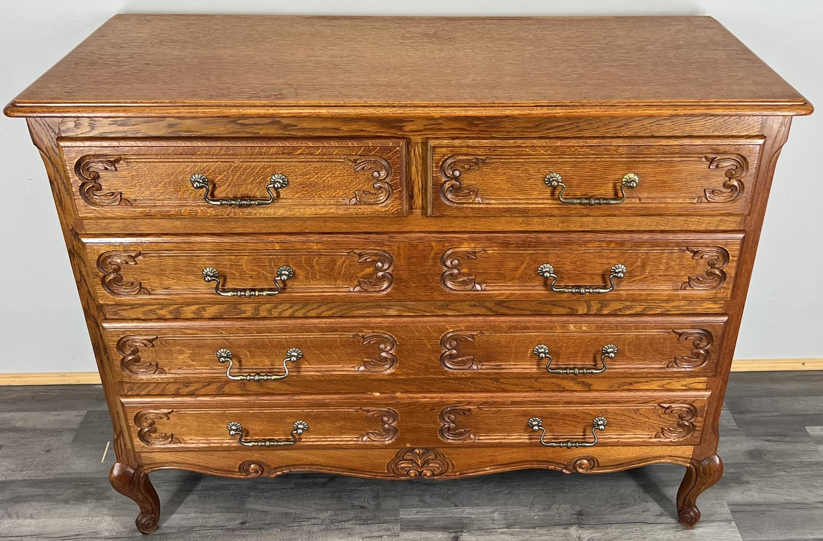 Chest of Drawers Vintage French Style Carved Oak (1 of 12) Chest of Drawers Vintage French Style Carved Oak (1 of 12)
