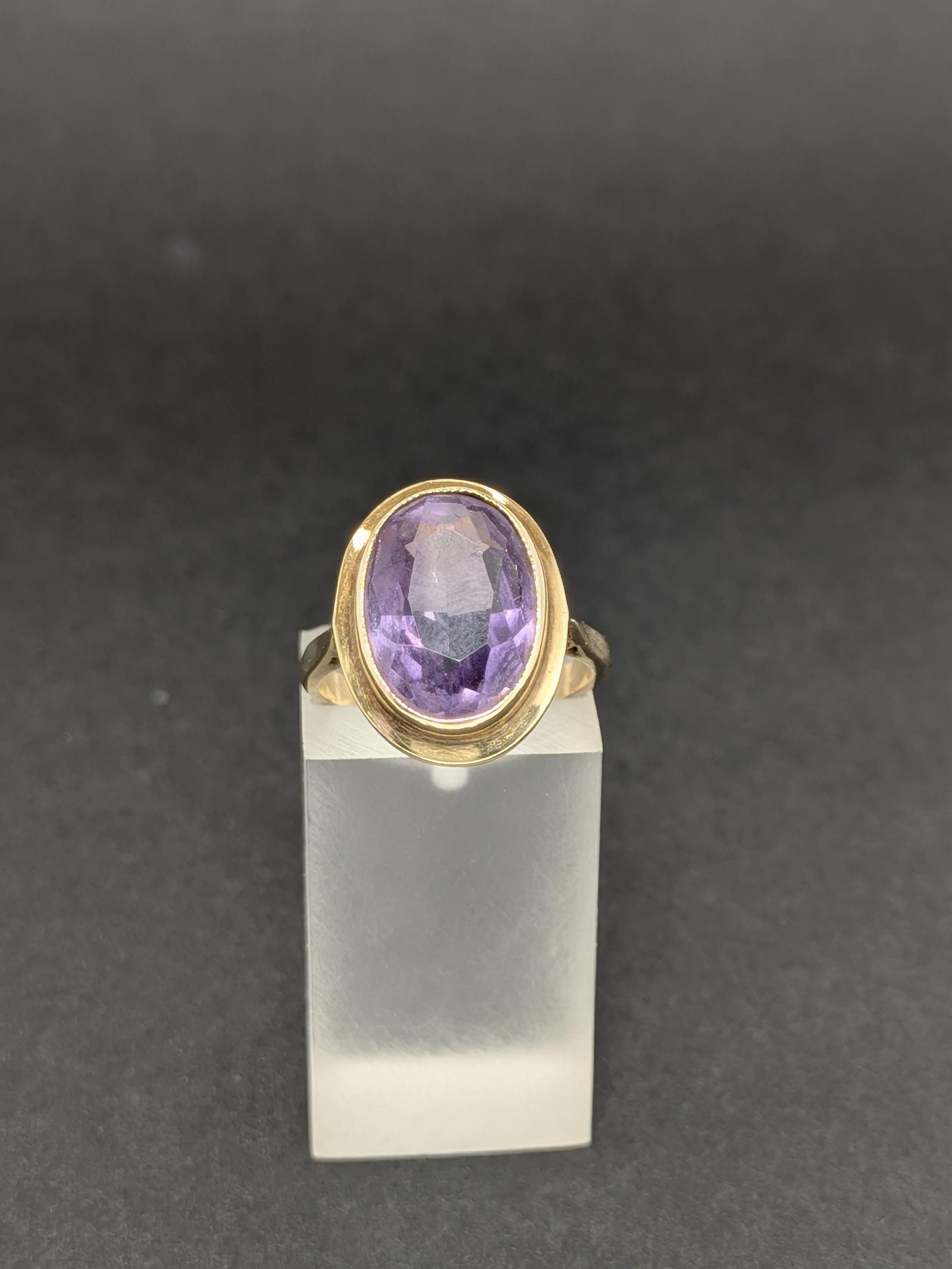 Amethyst & 9ct Gold Ring (1 of 9) Amethyst & 9ct Gold Ring (1 of 9)