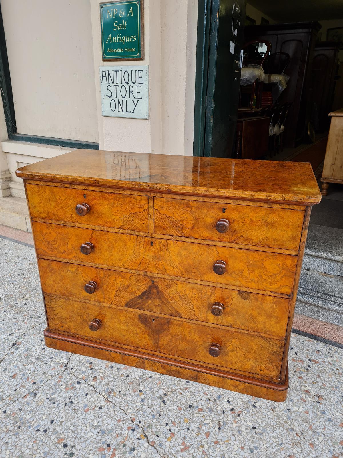 Superb Victorian Burr Walnut Chest of Drawers (1 of 10) Superb Victorian Burr Walnut Chest of Drawers (1 of 10)
