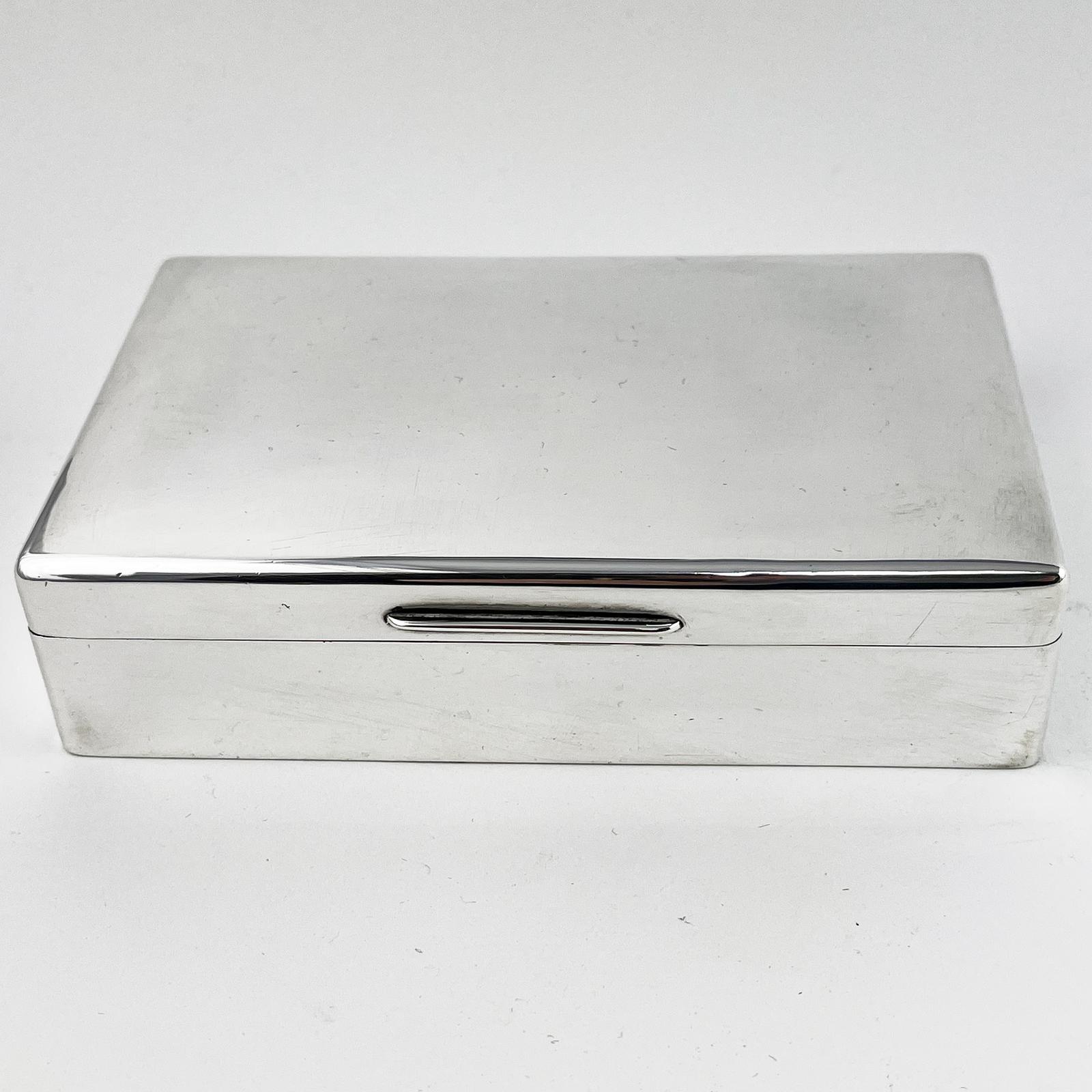 Vintage Goldsmith & Silversmiths Cigarette or Trinket Box (1 of 6) Vintage Goldsmith & Silversmiths Cigarette or Trinket Box (1 of 6)