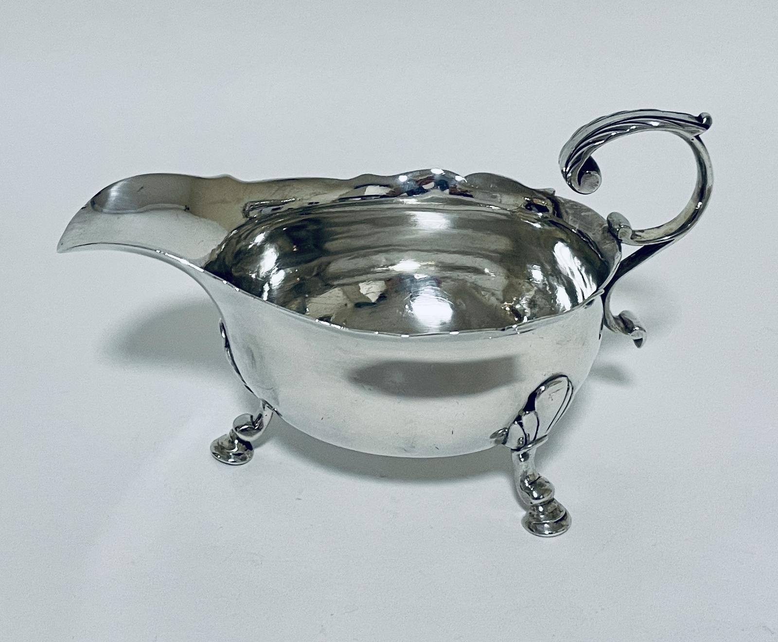 Antique 18th Century Silver Sauce Boat (1 of 14) Antique 18th Century Silver Sauce Boat (1 of 14)