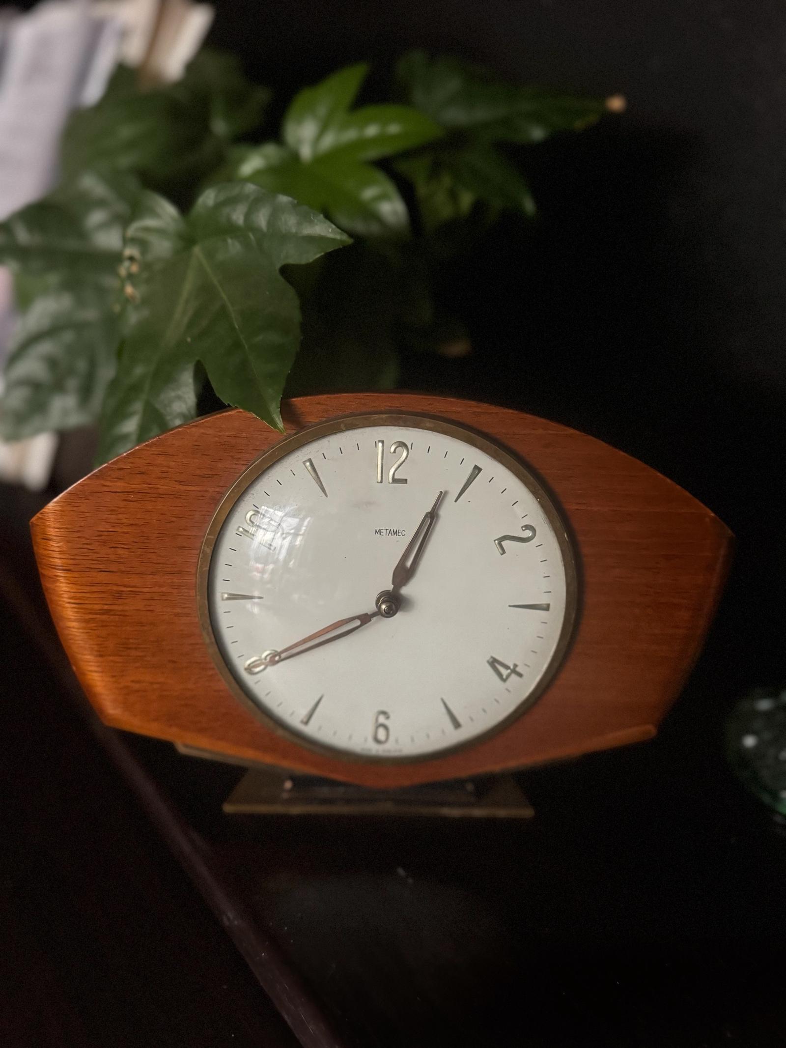 Vintage Metamec 8 Day Mechanical Clock / Wooden Case / Made in England 1950s (1 of 7)