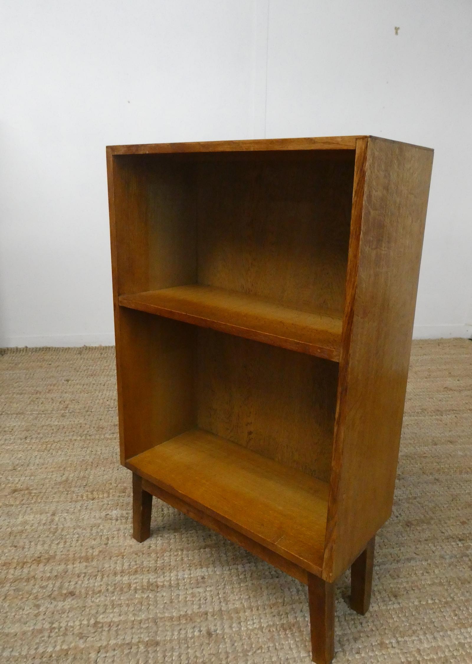 Small Oak Bookcase Attributed to Heals (1 of 9) Small Oak Bookcase Attributed to Heals (1 of 9)