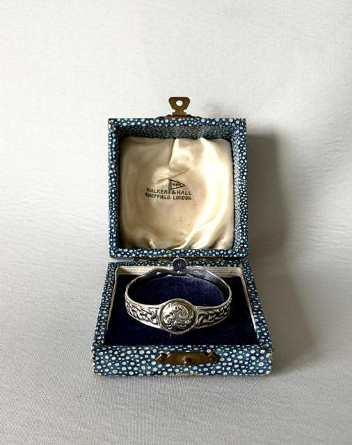 Superb Cast Silver Celtic Knot Napkin Ring (1 of 10) Superb Cast Silver Celtic Knot Napkin Ring (1 of 10)