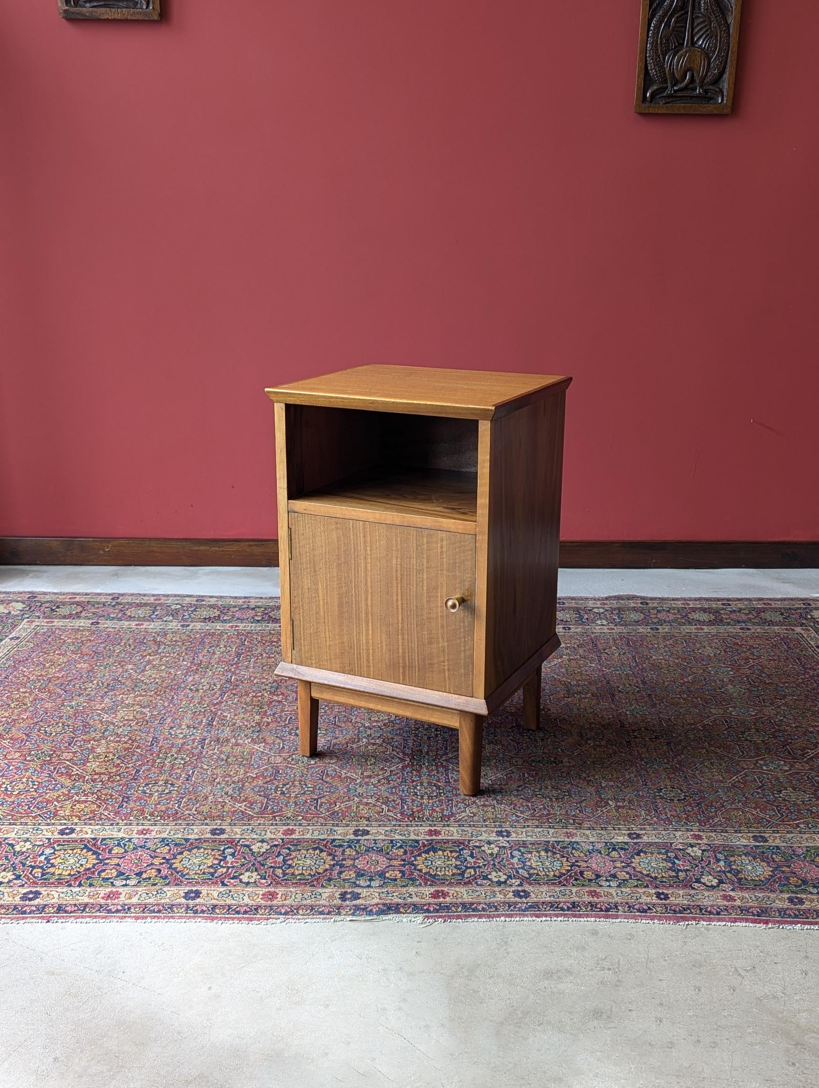 Mid Century Walnut Bedside Cabinet by Alfred Cox for Heals (1 of 10) Mid Century Walnut Bedside Cabinet by Alfred Cox for Heals (1 of 10)
