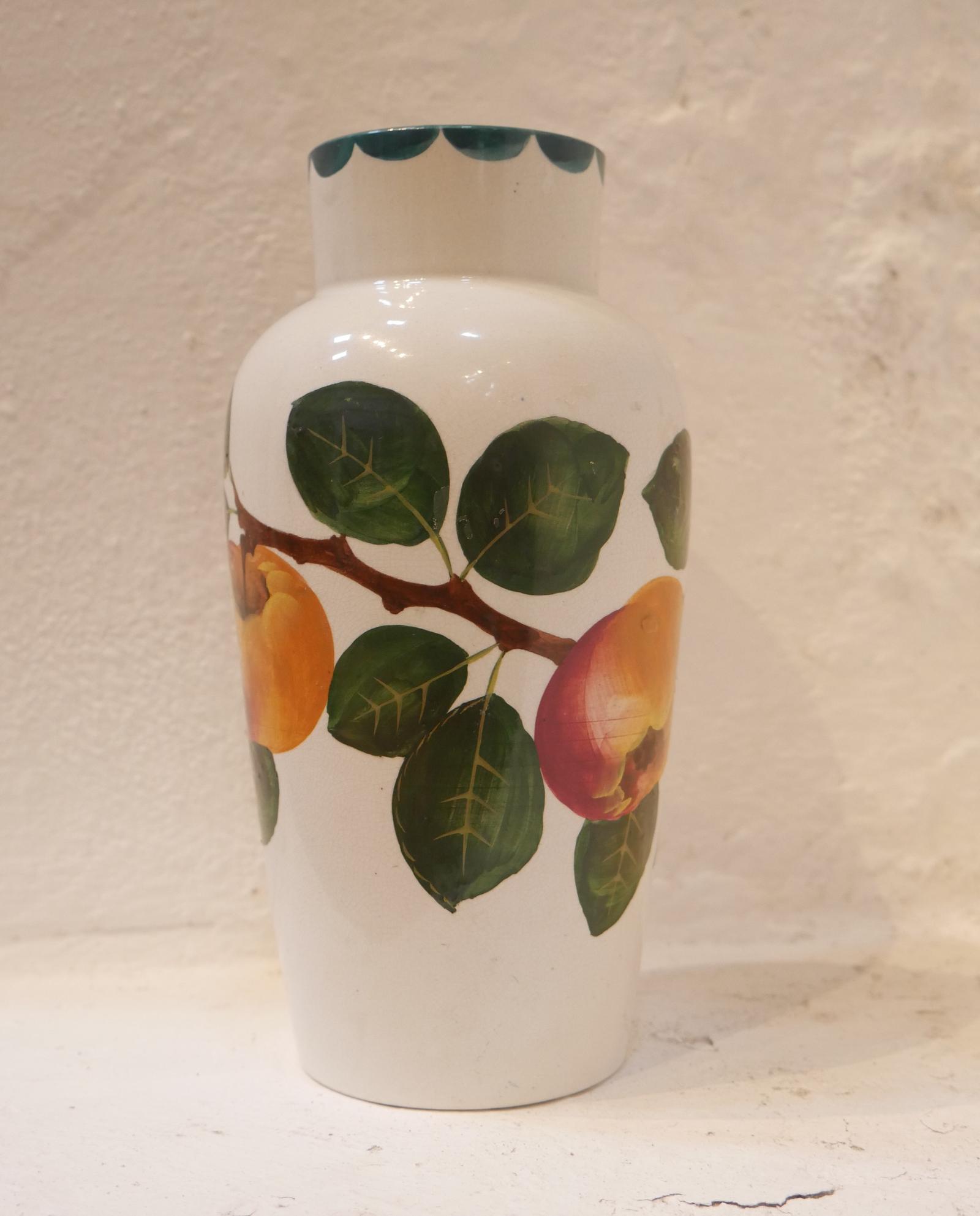 Scottish Wemyss Vase (1 of 6) Scottish Wemyss Vase (1 of 6)