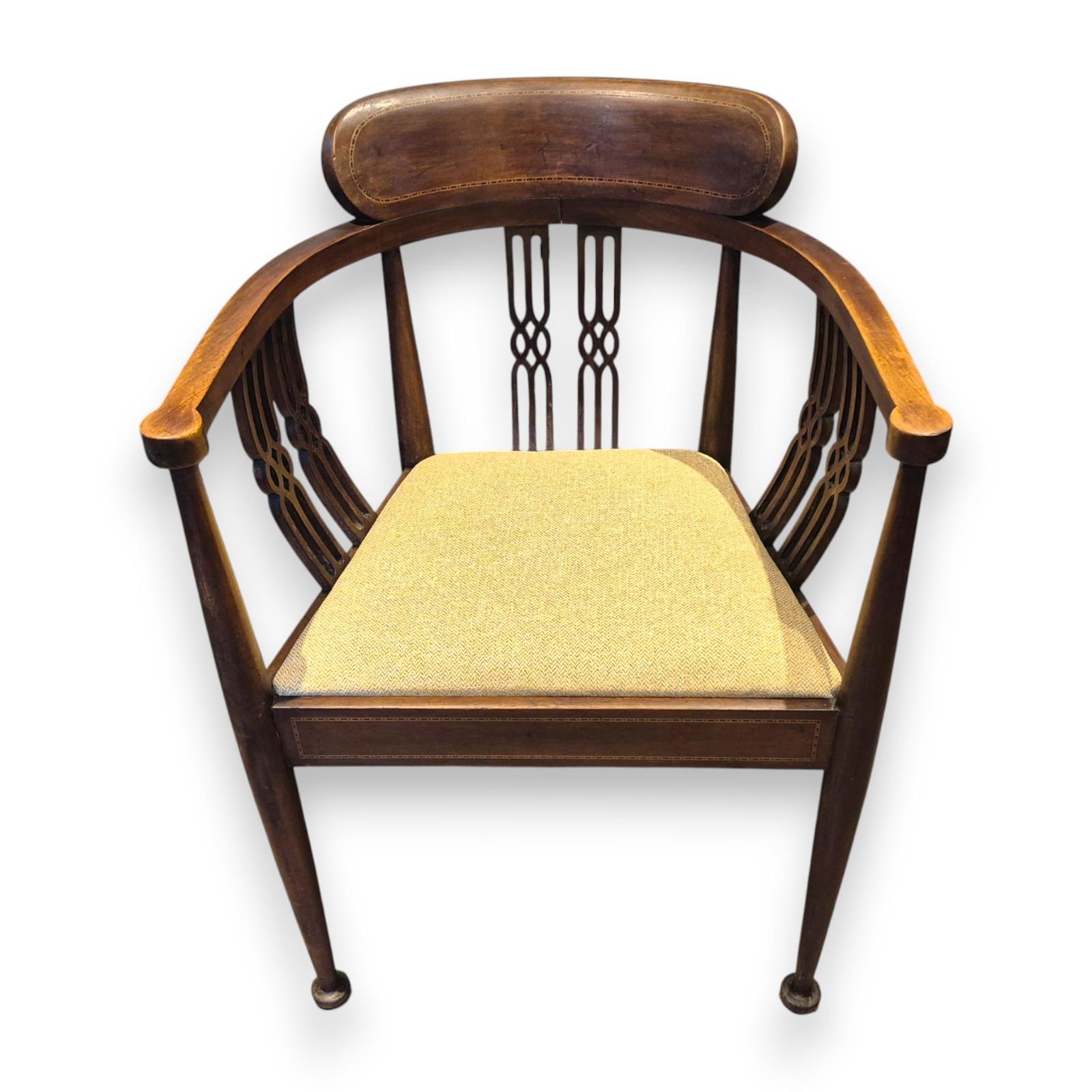 Edwardian Inlaid Mahogany Tub Chair, C1900–1910 (1 of 12) Edwardian Inlaid Mahogany Tub Chair, C1900–1910 (1 of 12)