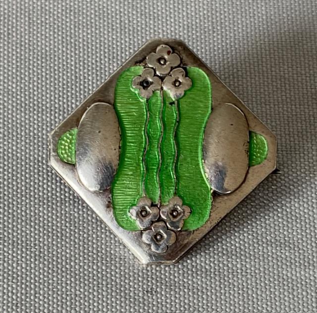 Art Nouveau Silver & Enamel Brooch Queensway/liberty ? (1 of 5) Art Nouveau Silver & Enamel Brooch Queensway/liberty ? (1 of 5)