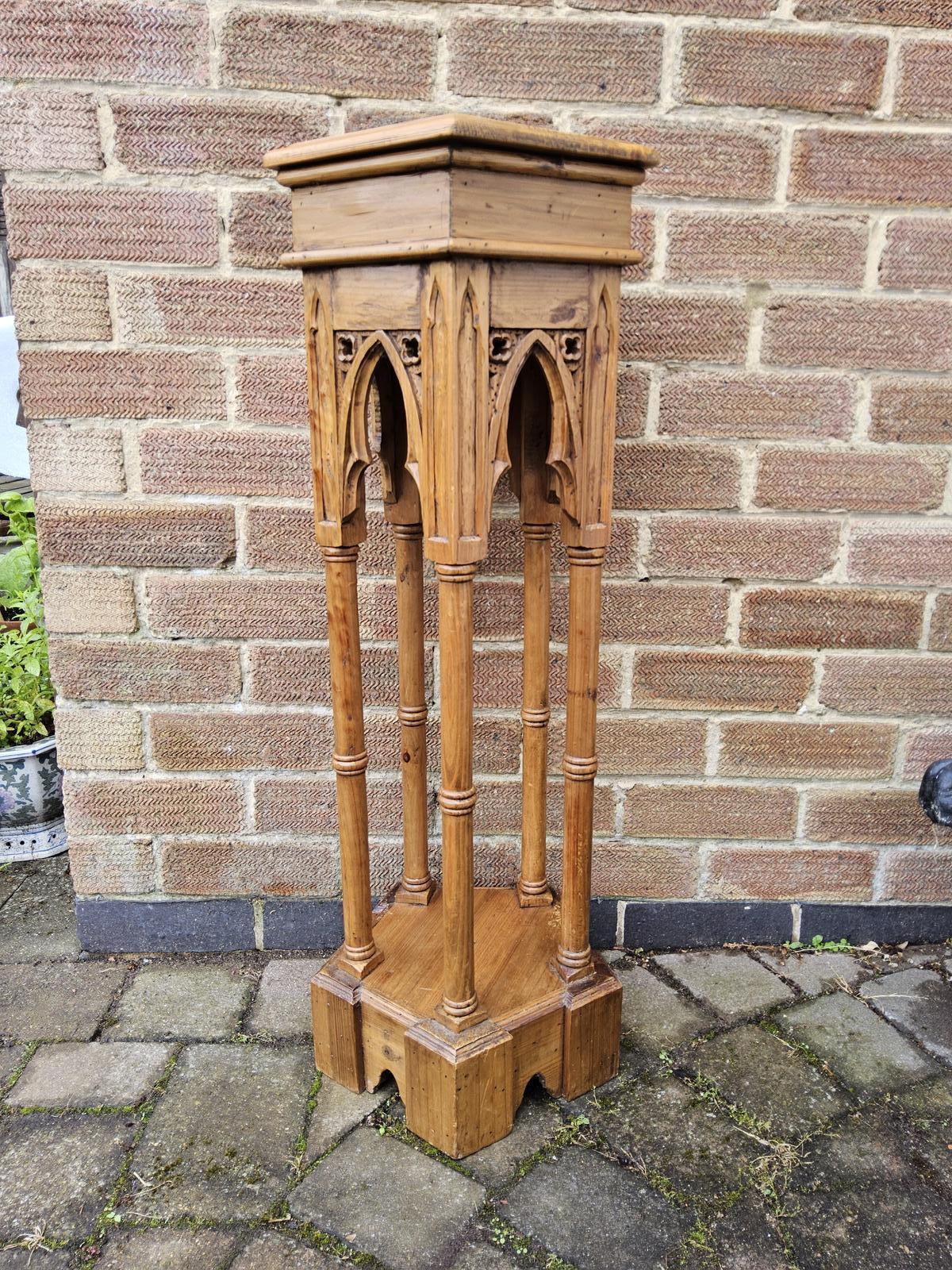 Gothic Pine Pedestal Stand (1 of 12)