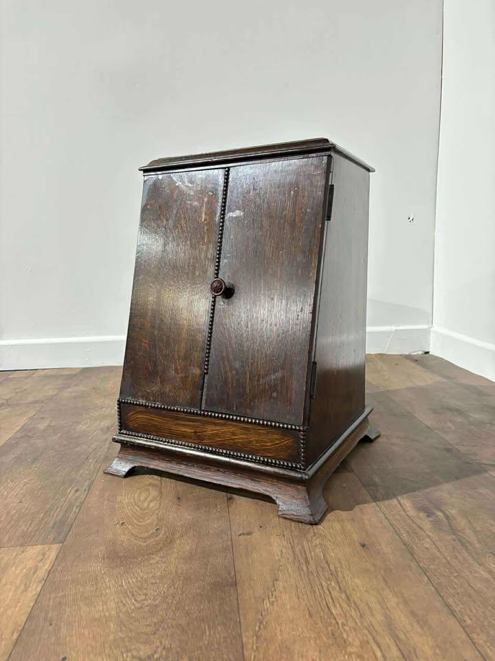 Vintage Oak Two Door Cabinet (1 of 19)