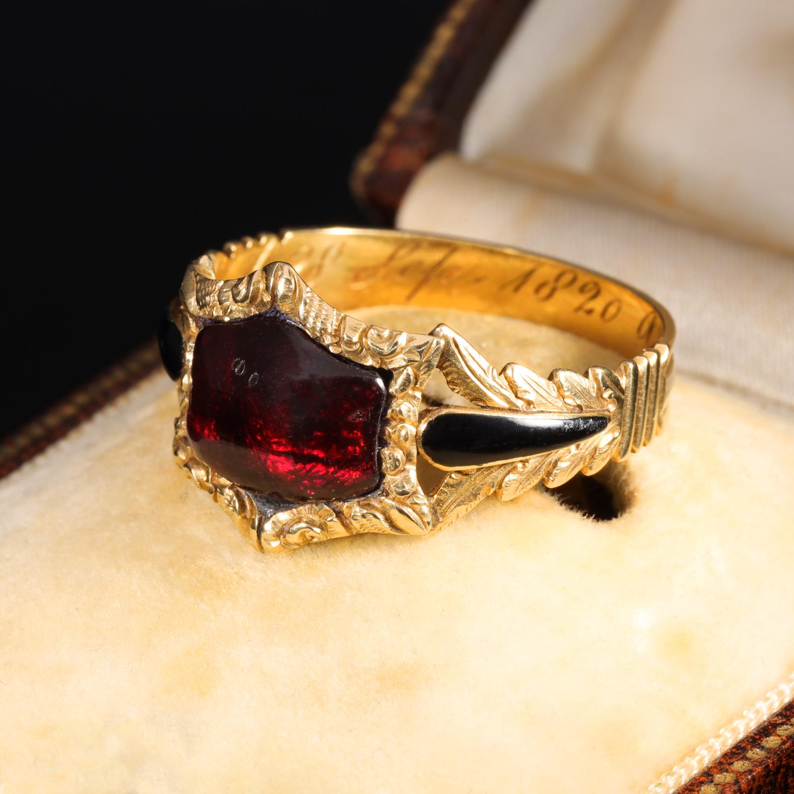 The Antique Georgian 1820 Garnet Cabochon Foliate Mourning Ring (1 of 9)