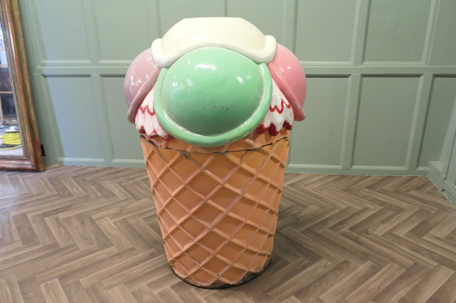 Fairground Ice Cream Waste Bin (1 of 6)
