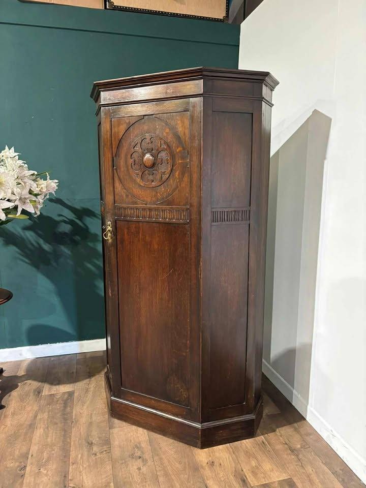 Vintage Dark Oak Hall Robe (1 of 16) Vintage Dark Oak Hall Robe (1 of 16)