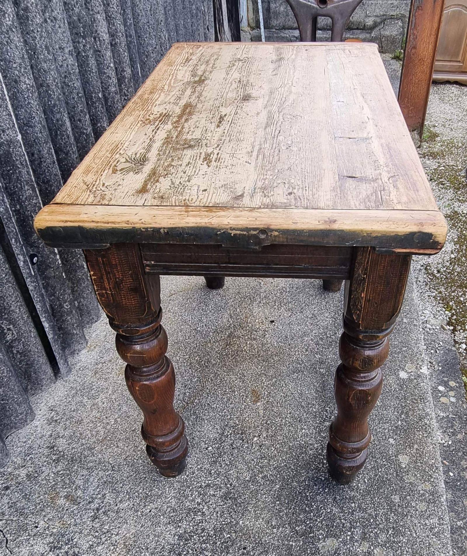 Small Antique Pine Cottage Kitchen Table Small table / LA444652