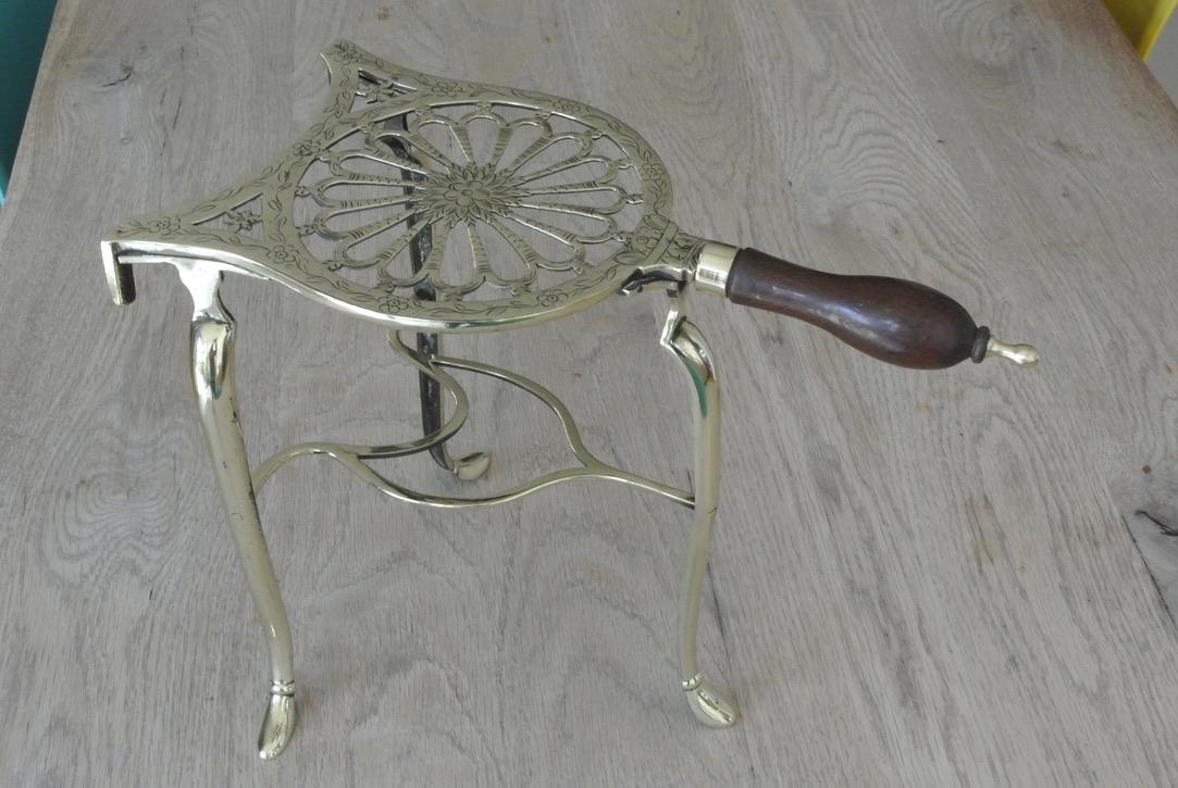 18th Century Georgian Brass Trivet Engraved Top c.1775 (1 of 12)