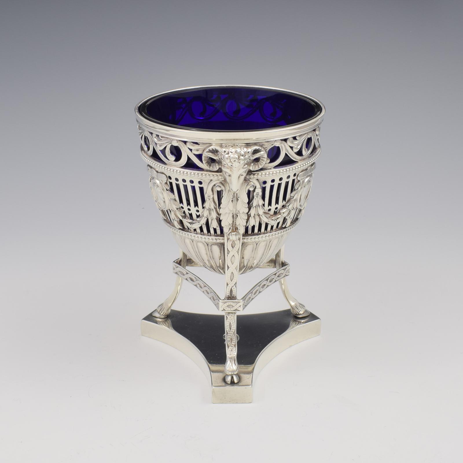 Stunning Large Neoclassical Pierced Silver Pedestal Bonbon Basket / Dish / Bowl (1 of 16)