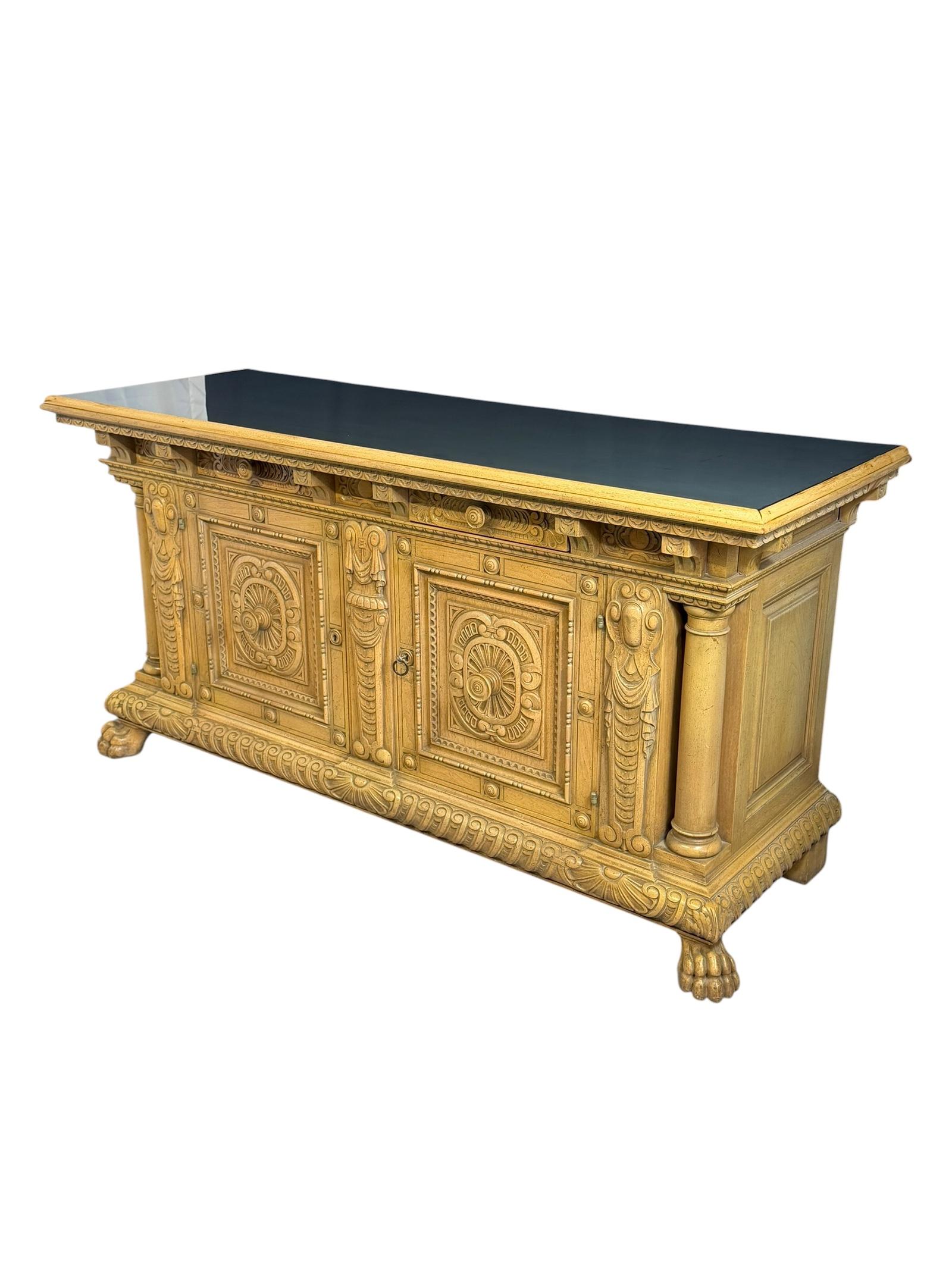 Antique Renaissance Revival Style Carved Oak Sideboard or Credenza (1 of 23) Antique Renaissance Revival Style Carved Oak Sideboard or Credenza (1 of 23)