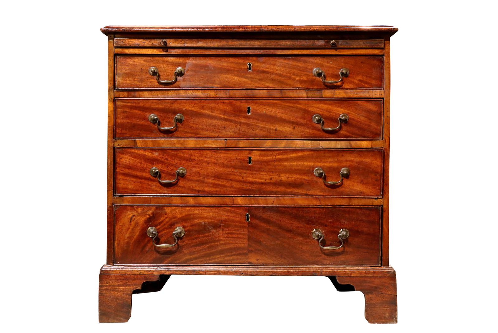 Small George III Mahogany Chest of Drawers with Brushing Slide, Circa 1800 (1 of 6) Small George III Mahogany Chest of Drawers with Brushing Slide, Circa 1800 (1 of 6)