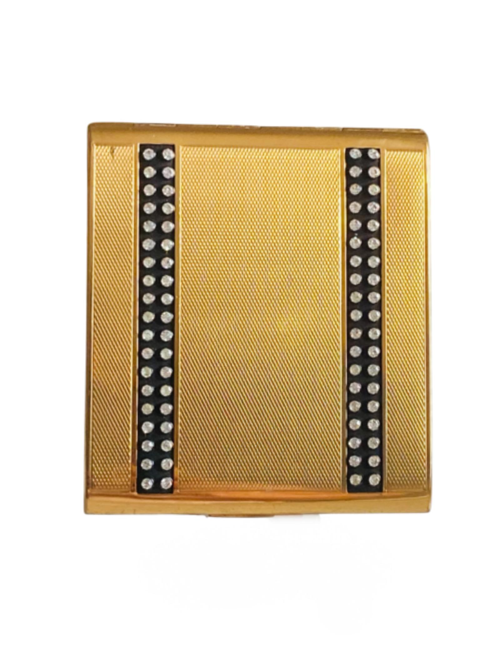Vintage Stratton in Hand Jewelled Powder Compact Circa 1950 (1 of 6) Vintage Stratton in Hand Jewelled Powder Compact Circa 1950 (1 of 6)